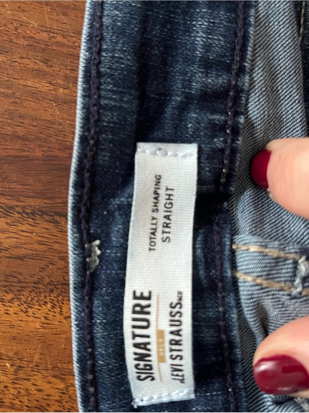 Levi Strauss Signature Gold Totally Shaping Straight Jeans - Size 24S -Dark Wash - Picture 5 of 7